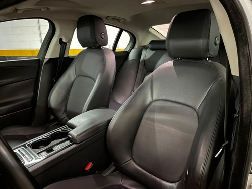 Imagem 13 de 24 de Jaguar Xe Pure