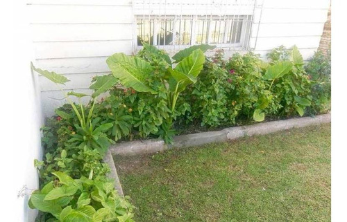 Casa En Venta En Isidro Casanova