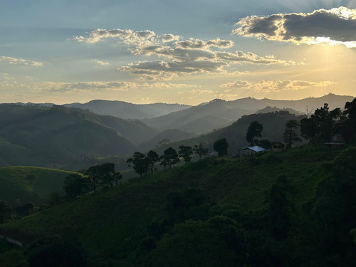 Terreno Cambuí 27.000m2 Energia Água E Vista Deslumbrante!