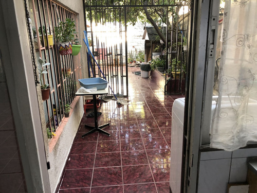 Vende Casa Grande 4 Dorm, 2 Baños, A Pocas Cuadras Metro Rod