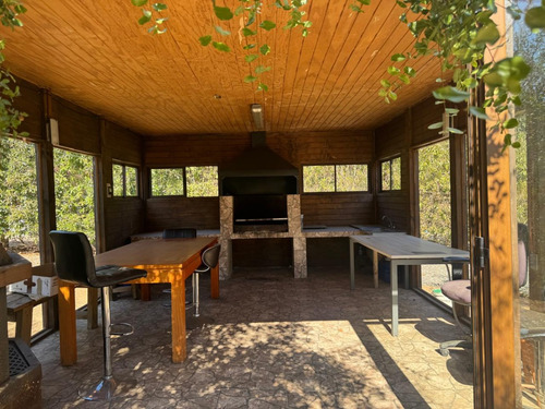 Se Vende Parcela 5.700 M2 Con 3 Casas Y 2 Piscinas Algarrobo