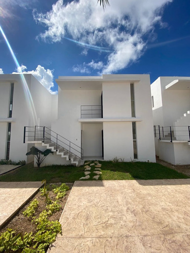 Casa En Venta Mérida Yucatán,  Privada Campocielo Temozón