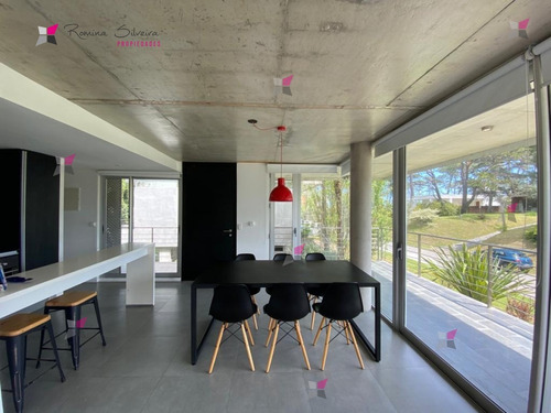Apartamento En Alquiler - Punta Del Este- Ref: 9806