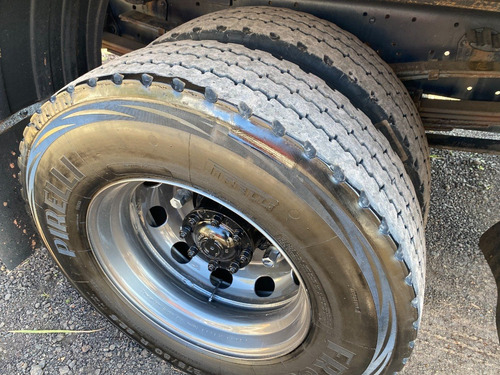 Imagem 14 de 14 de Vw 17.230 Robust 4x2 2019 Toco Com Baú Frigorífico Gancheiro