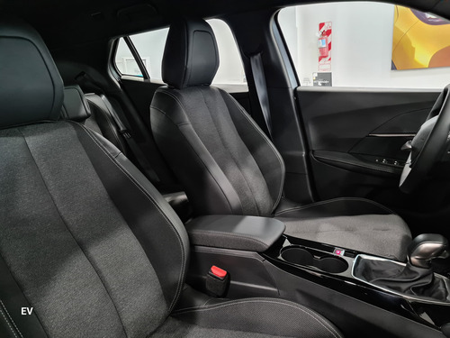 Peugeot 2008 1.0T Allure