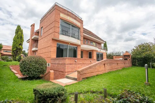 Casa En Venta En Aposentos. Cod V22333