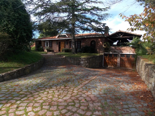 Casa En Jardines De Cordoba Zona Colegios