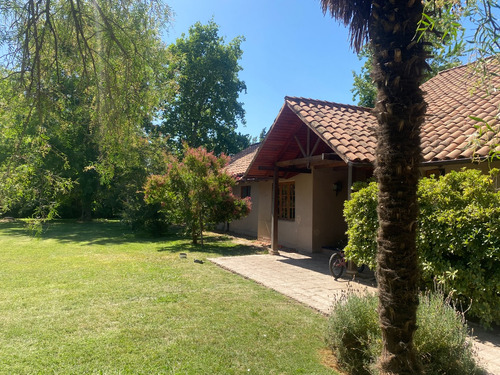 Arriendo Casona De Campo, Adobe, Jardín Formado