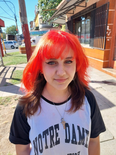 Imagen 2 de 5 de También Contamos Con Manos ,podolojia, Depil Desca Y Pestañ