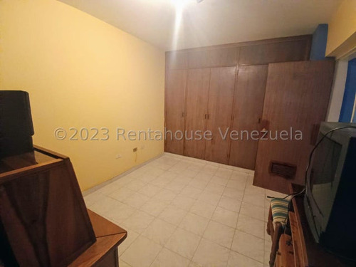 #25-4071. Maritza Lucena Vende Confortable Apartamento Amoblado, Piso Bajo Al Este De Barquisimeto, Fácil Acceso, Planta Eléctrica, Churuata, Parrillera, Gimnasio, Salón De Fiesta, Vigilancia 24/7.