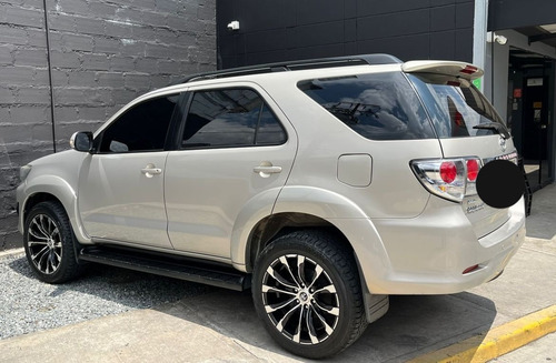 Toyota Fortuner 2.7 Sr5