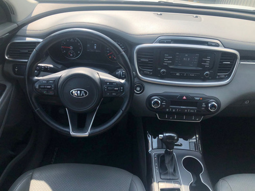 Imagen 12 de 15 de Kia Sorento 2016 3.3 V6 Ex Piel 7 Pasajeros At