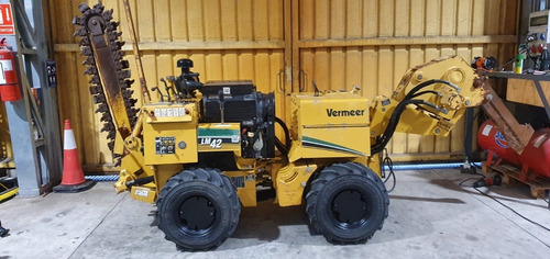 Trencher Zanjeadora Con Plow Vermeer Lm42