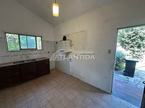 Venta De 3 Propiedades, En Un Terreno Esquina, Excelente Punto De Villa Argentina Norte, Sobre Av 18. Inm Atlántida.