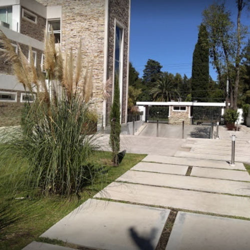 Imagen 2 de 12 de Depto Canning Main Park