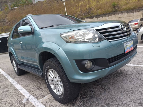 Imagen 2 de 8 de Toyota Fortuner 4x4 Automático Blindada