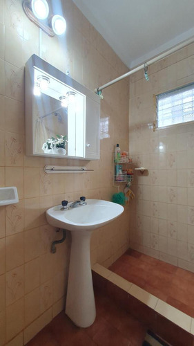 Imagen 13 de 23 de Venta - Casa Cuatro Ambientes Con Garaje Y Departamento - Irala 6071