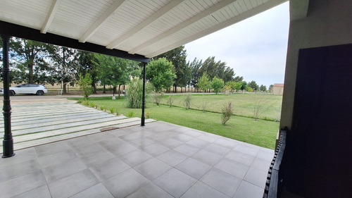 Casa 4 Ambientes En Venta. Fincas Del Aba