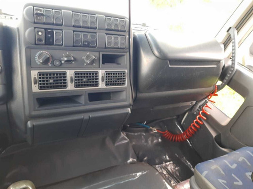 Imagem 7 de 10 de Iveco Iveco Tector 240e25s