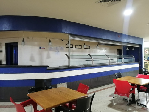 Espacio Con Equipos Para Negocio Tipo Buffet, En El Tercer Nivel De Malecon Center.