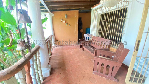 *jl/ Casa Tipo Granja Con Piscina Y Bellas Áreas En Venta . Cabudare. Vía El Palaciero, Lara, Venezuela/josé López/# 25-4365 /6 D 3 B/ 1300 M² Al