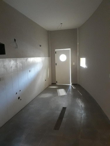 Imagen 4 de 11 de Galpon En Alquiler / Venta