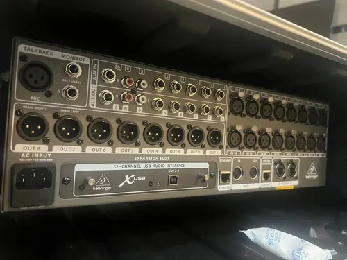 Mesa Digital Behringer X32 Rack bivolt | MercadoLivre