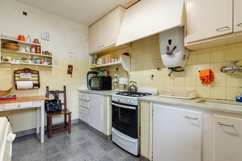 Sensacional Casa Antigua En Pleno Martinez Con Jardin, Piscina Y Cerca De Todo.
