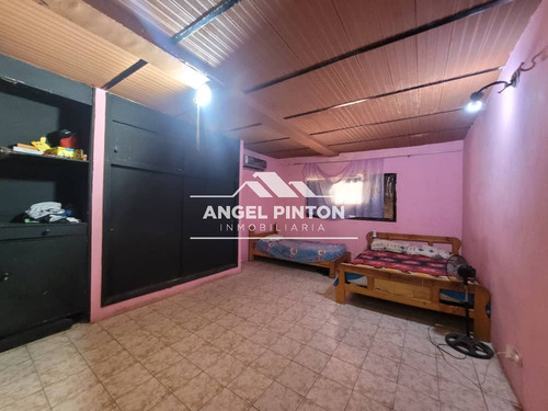 Casa En Venta En Calle 80 Dr Quintero Maracaibo Api 6898