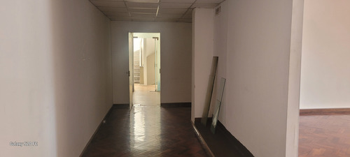 Tucumán - Esmeralda Cfte.120 M2 Plta Libre Divid. Hall De En