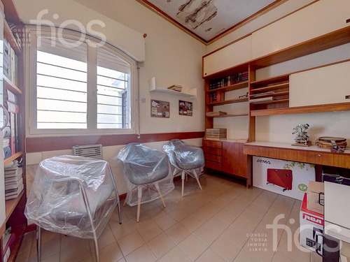 Venta Casa 4 Dormitorios Cochera Jardín Dos Plantas Sobre Av. Del Rosario Frente A Plaza Las Heras