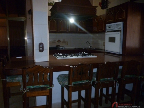 Imagen 5 de 13 de Casa Amplia Y Acogedora Ubicada En San Rafael.