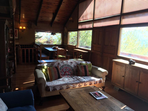 Casa En Venta De 4 Dorm. En Lo Barnechea