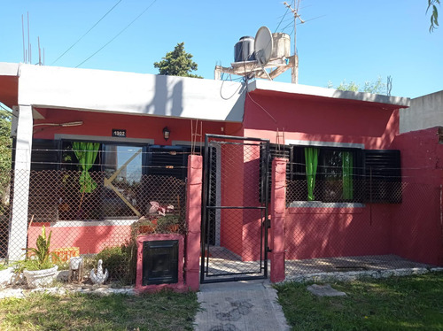 Casa En Venta - 2 Dormitorios 1 Baño - 1.000mts2 - Melchor Romero, La Plata