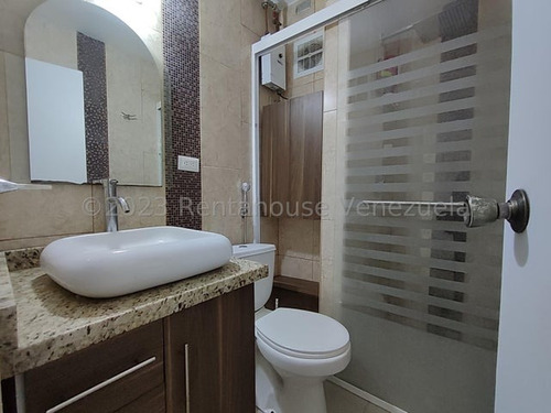 Apartamento En Venta San Jacinto Maracay 24-10969 Ec