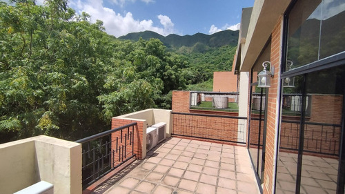Iris H Alquila Townhouse (286/198m2). Mañongo. Naguanagua