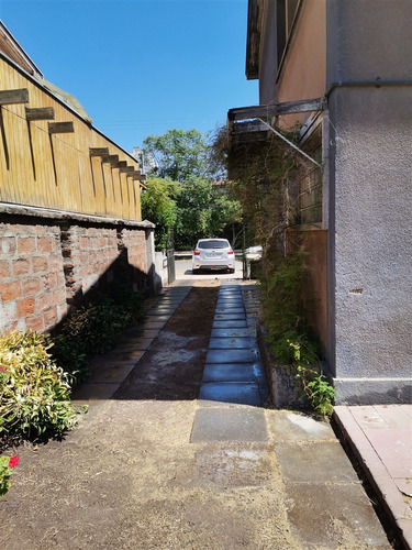 Casa En Venta De 4 Dorm. En Independencia