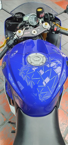 Yamaha R6