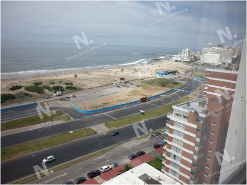 Imagen 13 de 30 de Lindo Apartamento En Brava Con Vista Hacia La Mansa - Punta Del Este Brava