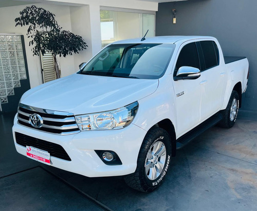 Toyota Hilux Caminhonete 2.8 16V SRV 4X4 DIESEL CABINE DUPLA AUTOMÁTICO