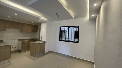 Apartamento En Alquiler En Brisas Del Caribe De 3 Habitaicones