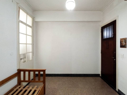 Imagen 2 de 25 de Departamento 3 Ambientes Con Dependencia Y Balcón - Balvanera