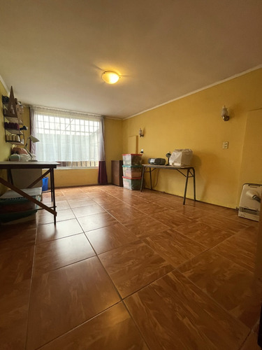 Rebajada !!!!!vendo Amplia Casa De Dos Niveles En Valparaíso
