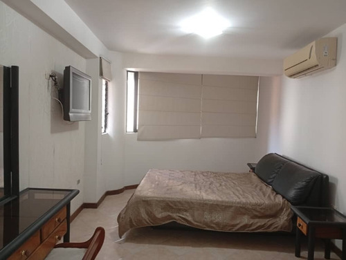 G32-05 En Venta Apartamento En Residencias Don Manuel, Urbanización El Parral, Valencia.