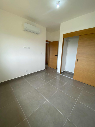 Apartamento En Alquiler En Gazcue Vista Al Mar 2habitaciones