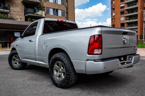 Dodge Ram 5.7 1500 Slt 4x2