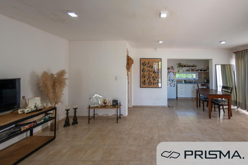 Casa- 2 Dorm- Villa Allende