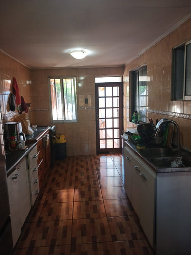 Casa Acogedora. Villa Los Héroes Maipú 3d, 1b, 1e, 1b.