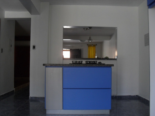 Imagen 10 de 22 de Ravell Prince Bienes Raíces Vende Bonito Town House