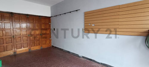 Venta Casa 4 Ambientes Piscina En Quilmes